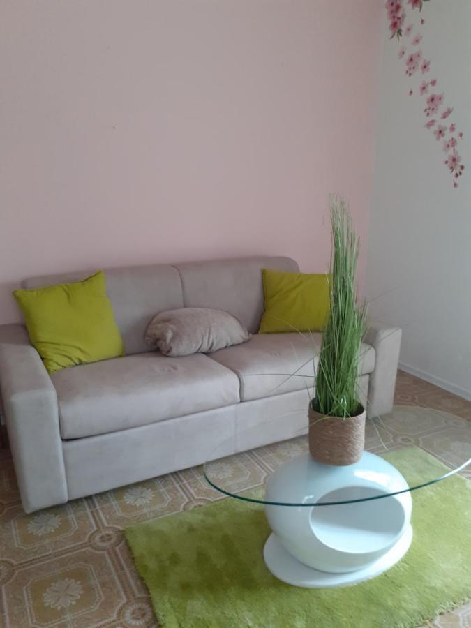 Garda City Home Family Apartments ภายนอก รูปภาพ