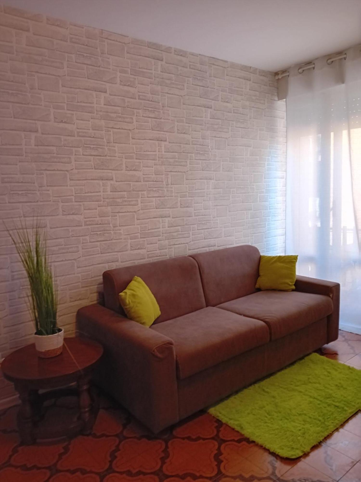 Garda City Home Family Apartments ภายนอก รูปภาพ